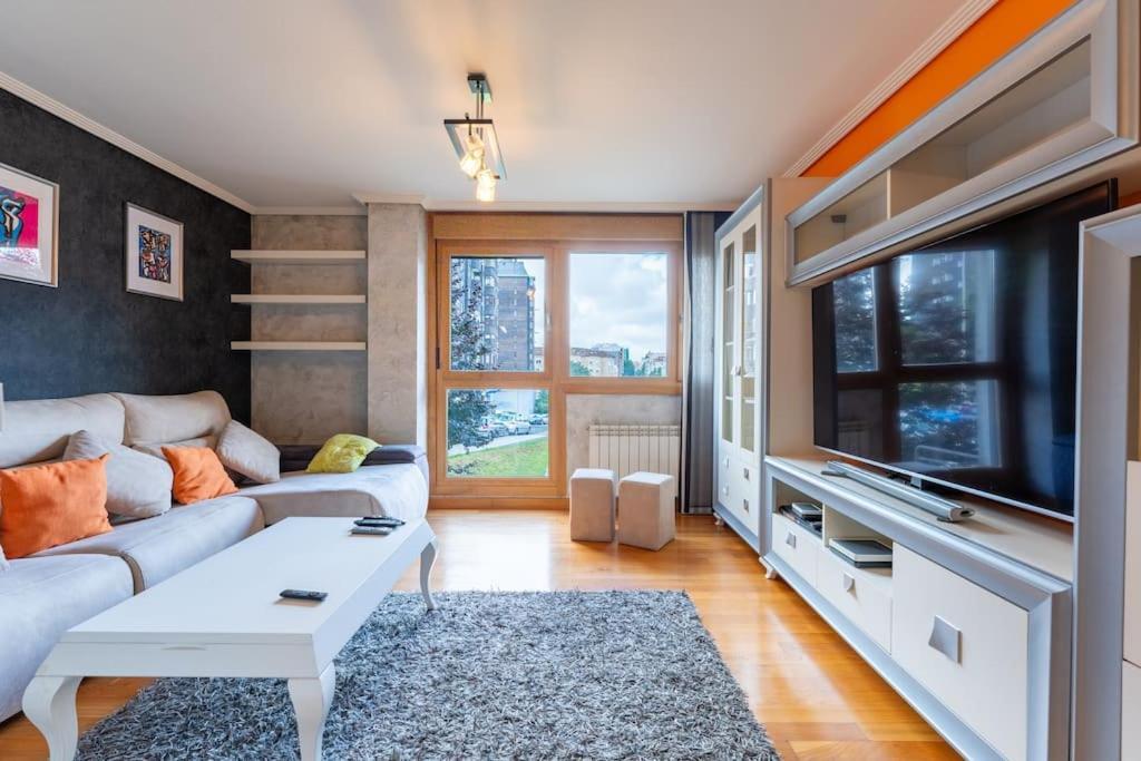 Apartamento En El Corazon De La Ciudad Con Parking Santander Dış mekan fotoğraf