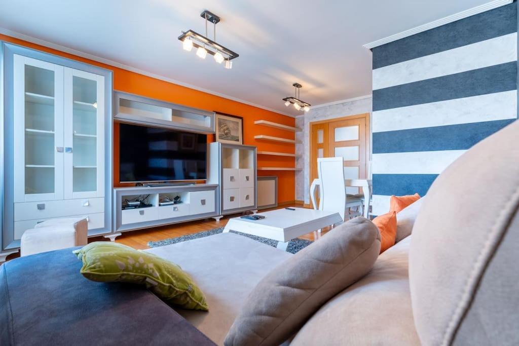 Apartamento En El Corazon De La Ciudad Con Parking Santander Dış mekan fotoğraf